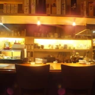 酒菜創作おくの屋のインスタグラム：「※お知らせ※ いつもご愛顧いただき、ありがとうございます。 おくの屋は、4月22日を持ちまして、閉店することとなりました。 直接のご挨拶がまだ皆さまに出来ておらず申し訳ございません。 閉店に伴い営業時間等が変動する場合がございます。詳細は追って連絡させていただきます。 残り2ヶ月程ですがよろしくお願いいたします。  SNSでのコメントは差し控えさせていただきます。よろしくお願いいたします。」