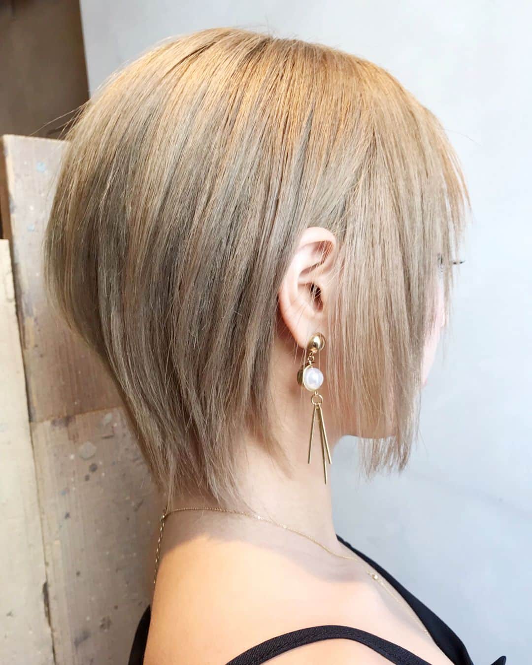 根本弥生さんのインスタグラム写真 根本弥生instagram 質問がめちゃくちゃ多かった 今の髪型の詳細 前下がりボブだったんだけど エクステを外してさらに バッサリ 完全ショートになりました でもボーイッシュには