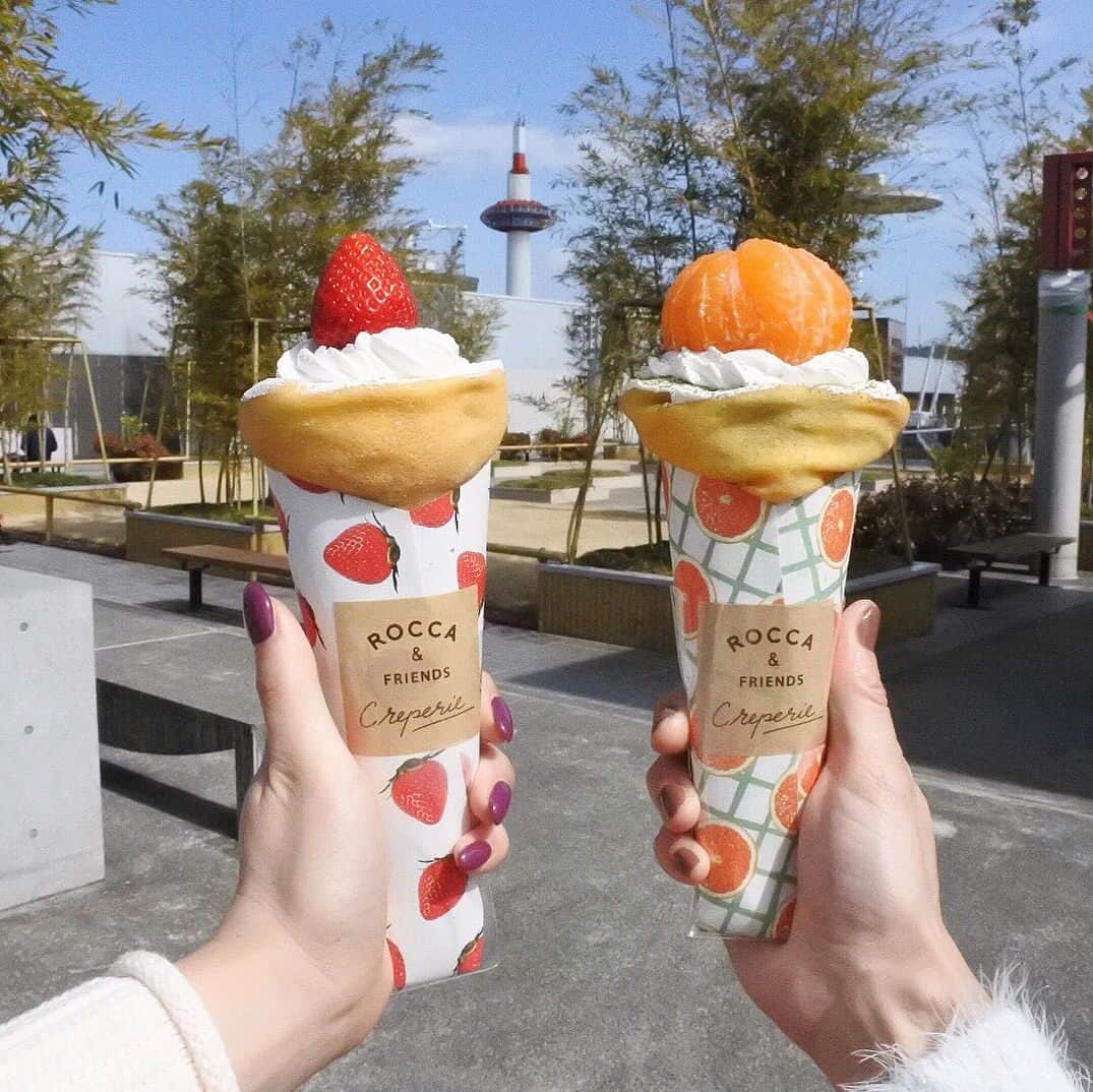 Tastimeのインスタグラム：「大人気のクレープが京都に期間限定登場！3月5日まで！🍓🍊❤️ ROCCA & FRIENDS CREPERIE 📍ジェイアール京都伊勢丹10階 10:00am〜8:00pm photo by @aco.s__  @__a.i_r__」