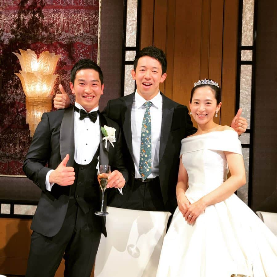 村田毅さんのインスタグラム写真 - (村田毅Instagram)「我らがキャプテン、竜太郎の結婚式！  直感で、さえちゃんに竜太郎を紹介した時点で絶対に結婚するだろうなぁと思ってたから、それが叶って本当に嬉しい！ 竜太郎とさえちゃんらしい、素敵すぎる結婚式でした！  末永くお幸せに、そしてこれからもよろしくね(^^) 笑顔！  #竹本竜太郎 #keio #rugby #111代 #captain #欣也さん」3月3日 17時30分 - tsuyoshimurata1215