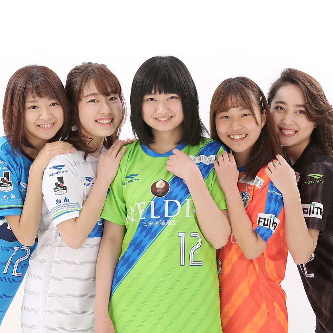 BELLMARE_styleのインスタグラム：「👑「2018ベルマーレクイーン」👑 . 今シーズンは三浦 結加、大内 美久菜、林 杏南、水波 咲、大矢 琴水の5名で走り抜けてまいります！スタジアムでぜひ、声をかけてください！#bellmare #クイーン #湘南ベルマーレ #湘南 #ベルマーレ #ALIVE #たのしめてるか」