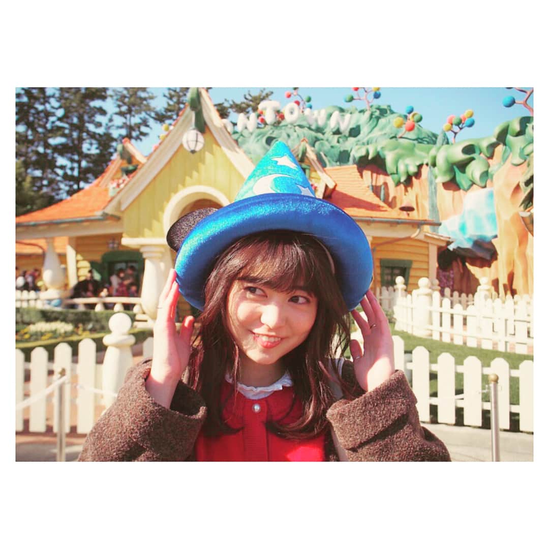 前田亜美さんのインスタグラム写真 - (前田亜美Instagram)「* * Disneyland…🏰💕* * 🎩👟🐭* * * ミッキーコーデ。* * fantasiaミッキーが1番すき。* * * #私服 #Disney #ディズニーコーデ #ami私服  #帽子誰ともかぶらなかった  #2枚目にタグ付けたよ #レトロミッキー #可愛すぎる」3月3日 20時30分 - ami___maeda0601