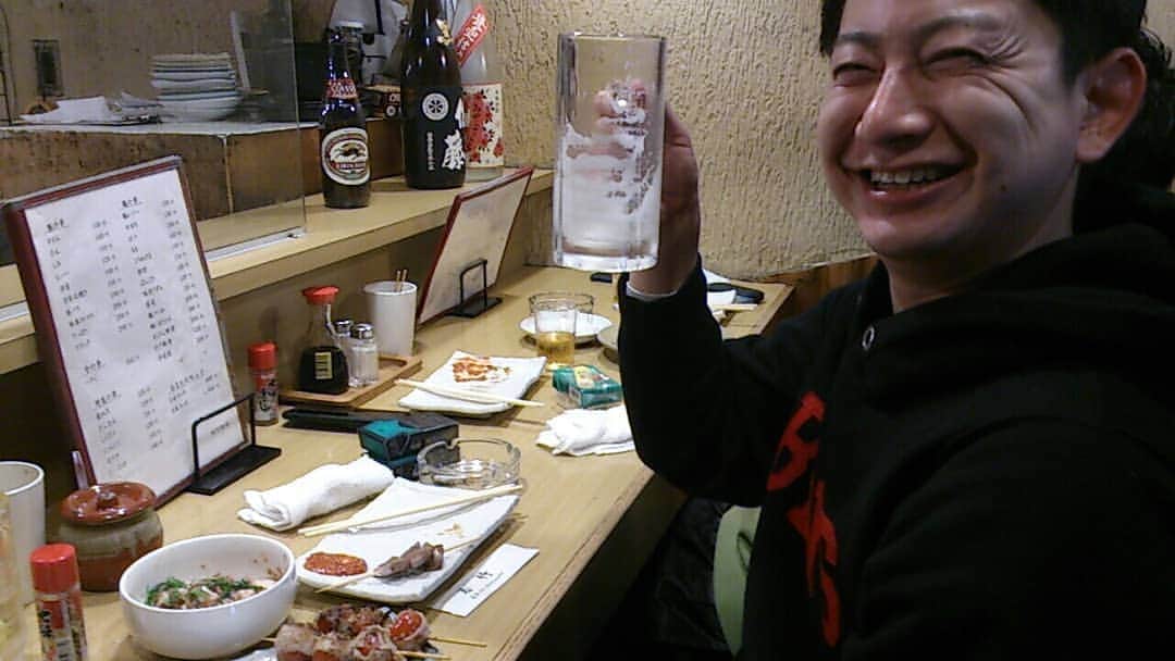 吉本拓さんのインスタグラム写真 - (吉本拓Instagram)「帰りの京王線で間違って大原と準特急乗ってしまったので、せっかくなので千歳烏山の焼き鳥の名店若竹へ。」3月3日 22時10分 - daitakutaku