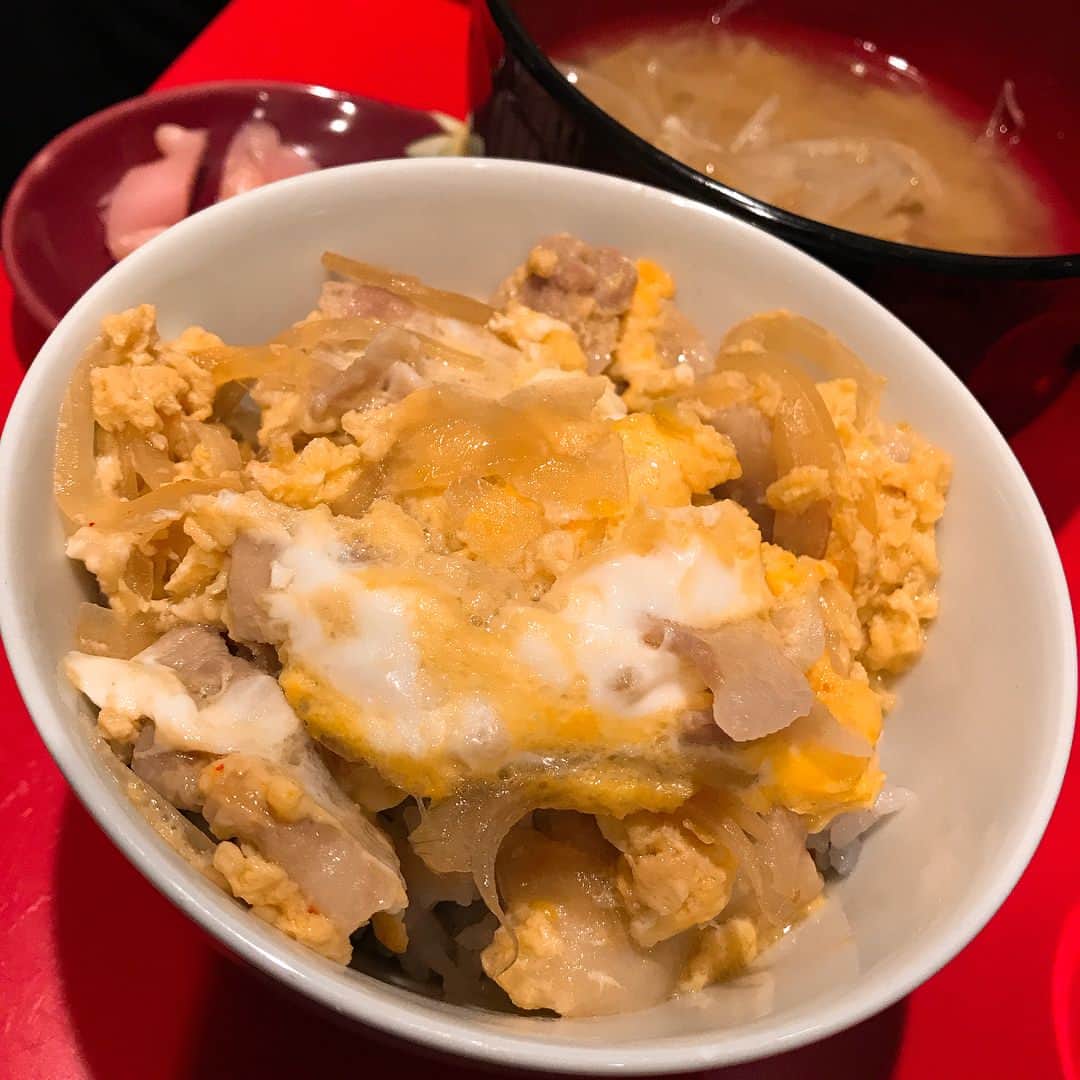 清水愛のインスタグラム：「たにんどーーーん☆ #他人丼 #豚バラ #たまご #ごはん #おいしい #美味しい #ゆうはん #岩下の新生姜 #清水愛_自炊」