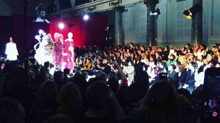 ノリタカタテハナのインスタグラム：「COMME des GARÇONS Automne / Hiver 2018-2019 #commedesgarcons #fashionweekparis2018  @commedesgarcons」