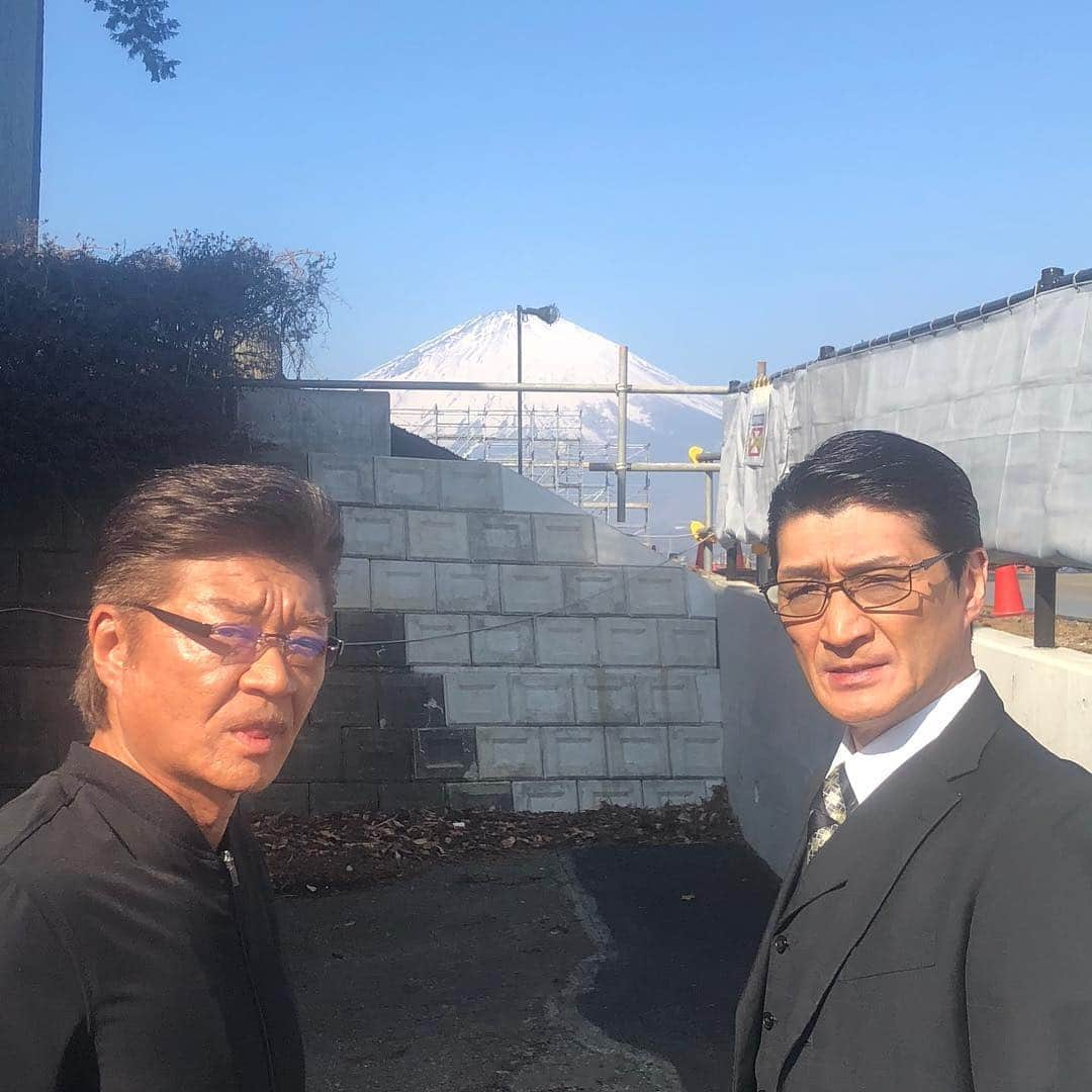 山口祥行さんのインスタグラム写真 - (山口祥行Instagram)「私に、2人して写真を撮れ！と強請る仲良しオジさん兄弟‼️ #小沢兄弟  #小沢仁志  #小沢和義」3月4日 15時04分 - yamariguez