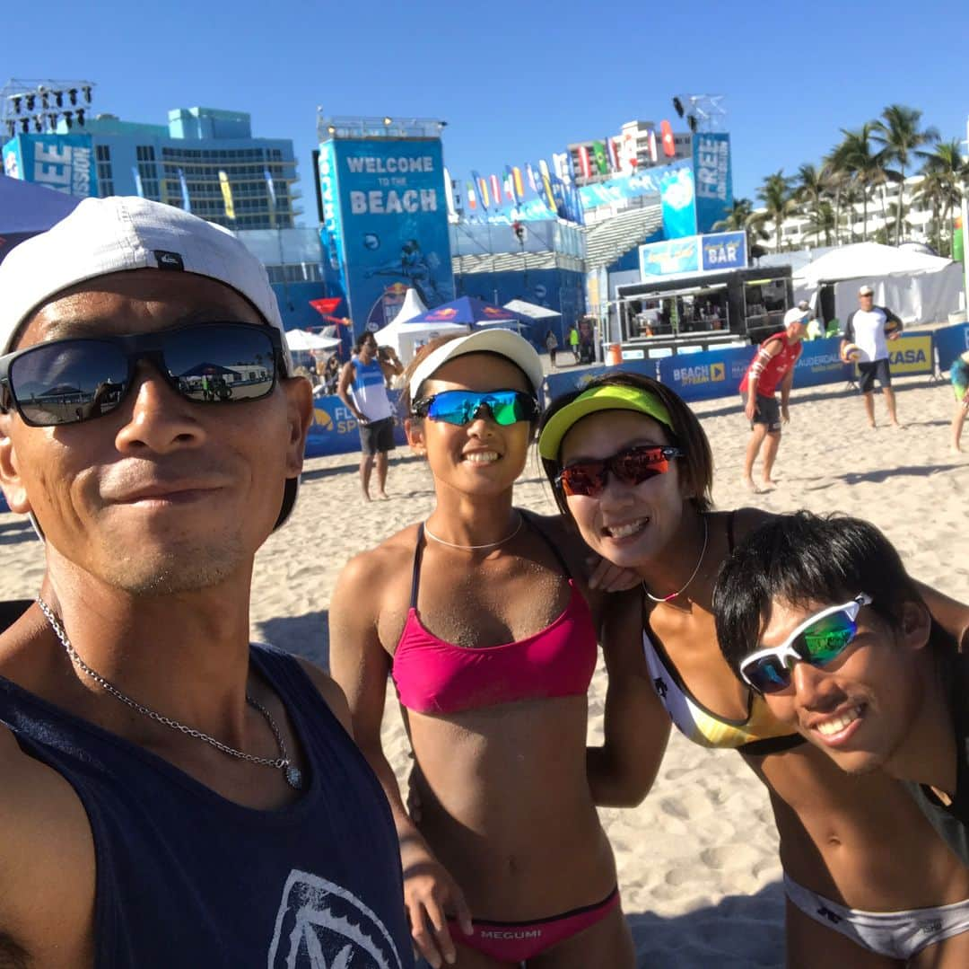 越川優さんのインスタグラム写真 - (越川優Instagram)「正解は、今フロリダで行われている、 FIVB WorldTour 5star Fort Lauderdale Major でした^^ 試合前と試合の間には、この大会に参加していた、日本の女子チームが練習していたので、一緒に練習のお手伝いもさせてもらいました^^ 今日のメインは女子の決勝！！ ブラジル🇧🇷のBarbara・Fernandaが優勝しました⭐︎ 明日はとうとう男子の決勝です！ カードは、🇺🇸vs🇮🇹です^^ #ftlmajor  #fortlauderdale  #majorseries  #California  #beachvolleyball  #ビーチバレー  #trainingcamp  #LA合宿  #HRDエンジニア株式会社  #加賀電子株式会社  #株式会社朋栄社  #和興通信工業株式会社  #株式会社かとり  #株式会社デューク  #エルバランスアイズ  #株式会社Pianola  #株式会社ドリームオンライン  #gallery-2  #越川優  #越川  #優  #yukoshikawa  #yu  #koshikawa  #tokyo2020  #tokyoolympic  #olympic  #fivb  #jva」3月4日 11時58分 - yu_koshikawa