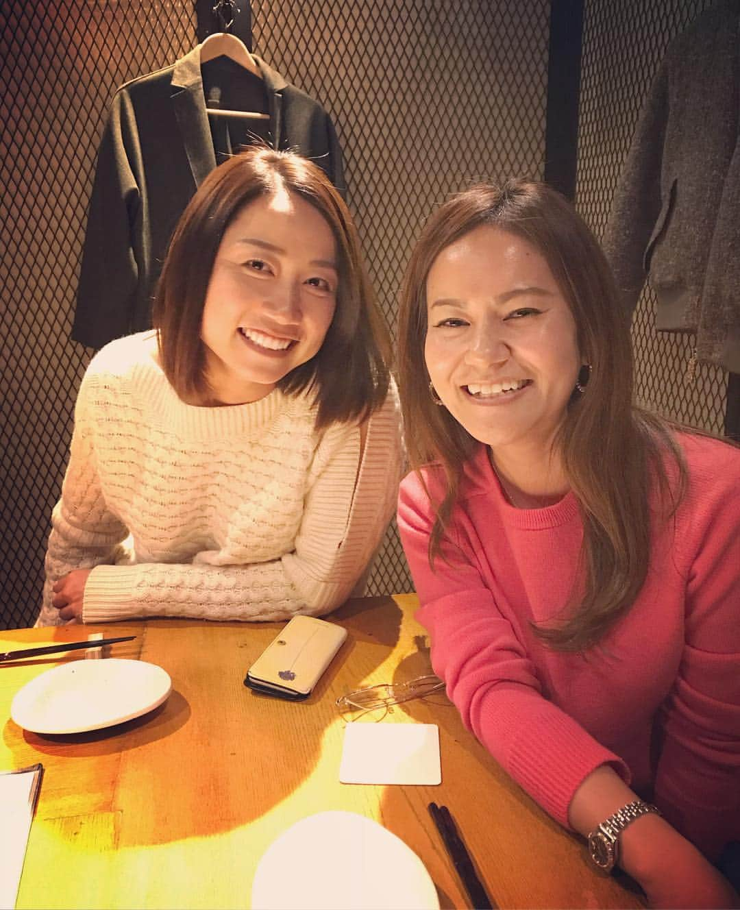 宮里藍さんのインスタグラム写真 - (宮里藍Instagram)「@haraerina_official と再会💗いつも会うとマシンガントークで、話したいだけ話してお互い満足します笑笑 高校の時から、そこはずっと変わらずで会うと本当に元気になれるし、いつまでも一緒にいられる1人です。今シーズンも、江里菜らしく、挑戦して行けるように心から応援しているよ📣！！#大好きなんです #失礼なやつなんですがね #😂 #連絡してくれてありがとう #嬉しすぎました #またすぐ会おうね #ひろえさんにヤキモチ妬かれない程度にね 笑笑 I had such a fun time with my girl Erina!!! She always makes me happy and every time we meet, we talk A LOT!!!! Haha😆 Girls talk never comes to an end!! Love you Erina!!! Good luck on your new season:)) #lovethisgirl #talktalktalk #neverenoughtime #hehe」3月4日 15時56分 - ai_miyazato