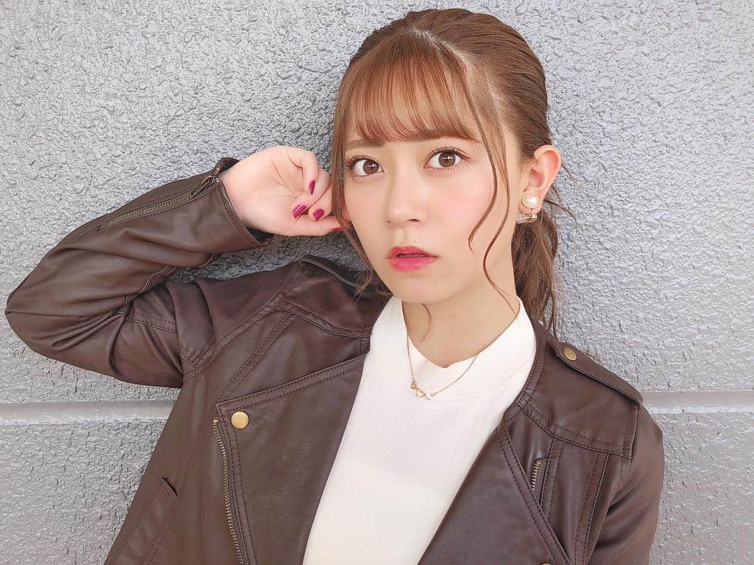 岩花詩乃のインスタグラム：「親友とお出かけ。 カメラマンになってくれました📸 インスタ映えについて話してたけど、やっぱり難しい。。。インスタグラマーまでの道のりは長いです😧💭笑」