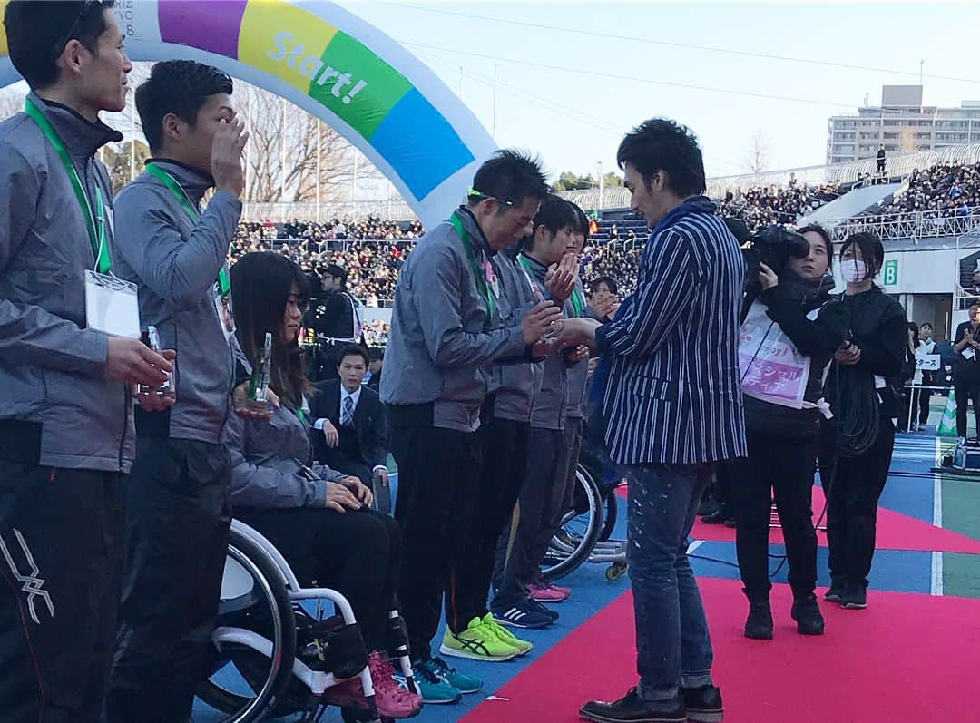 木村真野・紗野さんのインスタグラム写真 - (木村真野・紗野Instagram)「本当に本当に素晴らしいパラ駅伝でした❤️少しでも伝えたく動画も載せますね👍🏼😆 #パラ駅伝intokyo2018 #パラ駅伝 #稲垣吾郎 さん #草彅剛 さん #香取慎吾 さん #タカアンドトシ さん #河本準一 さん #御茶ノ水男子 さん #おもしろ佐藤 さん #しいはしジャスタウェイ さん #植野行雄 さん #永島昭浩 さん #八十島宏行 さん #松下宣夫 さん #郷司利也子 さん #常道裕史 さん #team #よしもと #スポーツ #無限大 #大成功 #大好評 #ありがとうございました @atarashiichizu @katorishingo_official @yoshimoto.sports @omoshirokun  @4184justaway @mtstn3ib @denis_yukio @aimyaso @2700tsune」3月4日 20時37分 - mayasaya_kimura