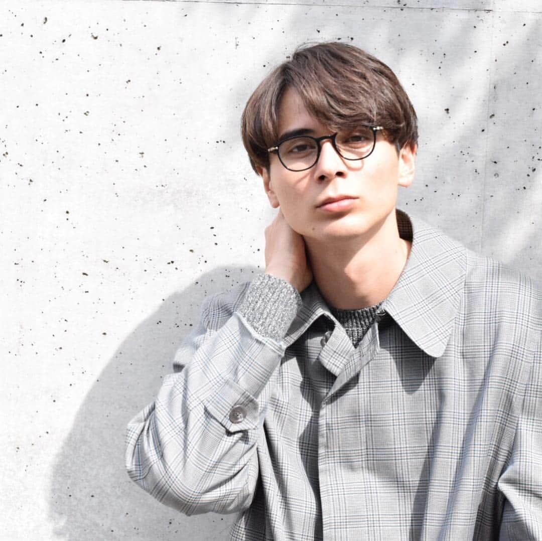 岡本至恩さんのインスタグラム写真 - (岡本至恩Instagram)「絶好の眼鏡日和！ Perfect day for wearing glasses!(?) . . hair&photo: @olta_fujiwara . . #model #glasses #terracehouse  #モデル #メガネ男子 #岡本です」3月4日 21時13分 - seanokmt