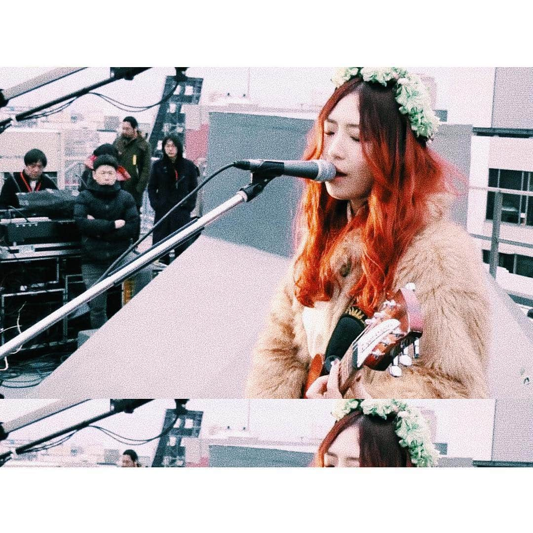 松尾レミさんのインスタグラム写真 - (松尾レミInstagram)「ISETAN SHINJUKU STORE ROOFTOP LIVE  #ISETAN #GLIM SPANKY #ROOFTOPLIVE #JAPAN #ROCK」3月5日 0時29分 - remimatsuo