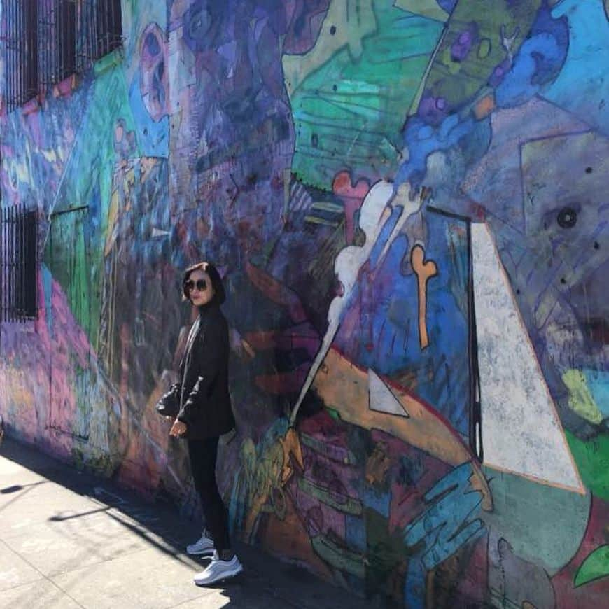 オ・ヨンスのインスタグラム：「오랜만에 LA ~ #artdistrict #LA #촬영구경 ㅎㅎ ☀️🎬🎨」