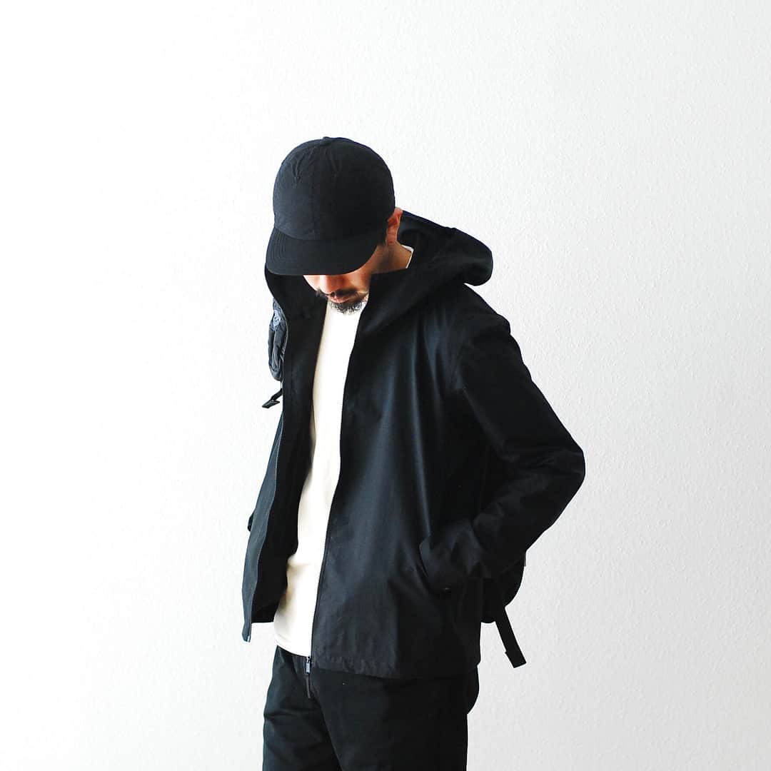 wonder_mountain_irieさんのインスタグラム写真 - (wonder_mountain_irieInstagram)「_ ARC’TERYX VEILANCE / アークテリクス ヴェイランス “Isogon Jacket” ￥64,800- _ 〈online store / @digital_mountain〉 http://www.digital-mountain.net/shopdetail/000000007473 _ 【オンラインストア#DigitalMountain へのご注文は、24時間受け付けています。】 _ サイズ感や、生地感など、商品についてのお問い合わせは以下までお願い致します。 お気軽にお尋ねください。 tel：084-973-8204 ダイレクトメッセージでのご質問もお受けしております。 _ 本店: Wonder Mountain 〒720-0044 広島県福山市笠岡町4-18 JR 「福山駅」より徒歩10分 (平日12:00 - 20:00 / 土日祝 11:00 - 20:00 水曜定休) _ blog > http://wm.digital-mountain.info/arcteryx-veilance/20180210/ _ #2018SS #ARCTERYXVEILANCE ##ARCTERYX #VEILANCE #アークテリクスヴェイランス #アークテリクス #ヴェイランス cap→ #KIJIMATAKAYUKI / #キジマタカユキ ￥12,960- _ #WonderMountain #ワンダーマウンテン #japan #hiroshima #福山 #尾道 #倉敷 #鞆の浦 近く _ 系列店：11:00-20:00 OPEN #HACbyWONDERMOUNTAIN (@hacbywondermountain)  _」3月5日 15時03分 - wonder_mountain_