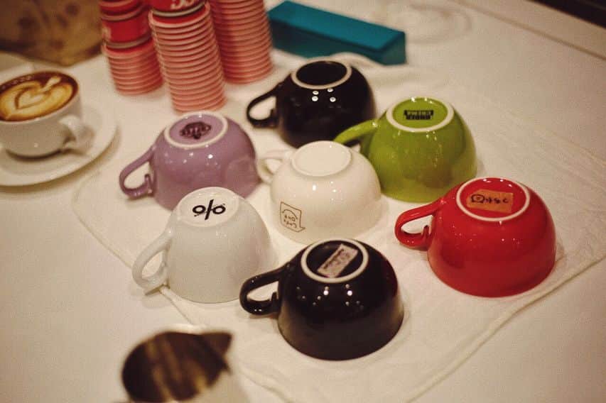 goodcoffeemeさんのインスタグラム写真 - (goodcoffeemeInstagram)「LBLACの優勝者が決まりました！ 皆さま熱い闘いお疲れ様でした！！ . 1位 齋 真奈美バリスタ 東京都 - sol’scoffee . 2位 定森涼バリスタ 大阪府 - bills . 3位 永井ひかりバリスタ 東京都 - ダブルトールカフェ渋谷店 . ファッション賞 朱紫樺バリスタ 東京都 - ラテスト . By @takahirotakeuchi_ . #AKTR #我孫子sora #株式会社大一電化社 #株式会社ニッピコラーゲン化粧品 #株式会社mammaciao #株式会社REVO #CAFEmagazine #GoodCoffeeInc #SUNNYBELLCOFFEE #Standart ( @tandartmag @standartjapan )  #創作珈琲工房くれあーる #タカナシ販売株式会社 #DAVIDECOFFEESTOP #ChokeDigitalKK  #Trentanove #有限会社FBCインターナショナル #UCCコーヒーアカデミー東京校 #ラッキーコーヒーマシン株式会社 #LBLAC #LadyBarista #LadyBaristaLatteArtCup #LadyBaristaLatteArtCup2018 #Barista #Latteart」3月5日 17時00分 - goodcoffeeme