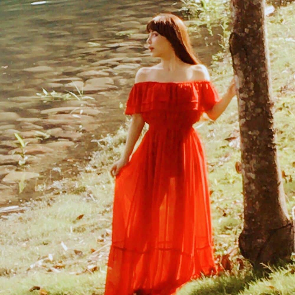 美馬怜子さんのインスタグラム写真 美馬怜子instagram あと3時間で 私の大きな記念日 3冊目の写真集 I Think I Love You が発売になります そちらを記念しまして カウントダウンをみんなとしようかな よかったら12時前からみてね 一緒に