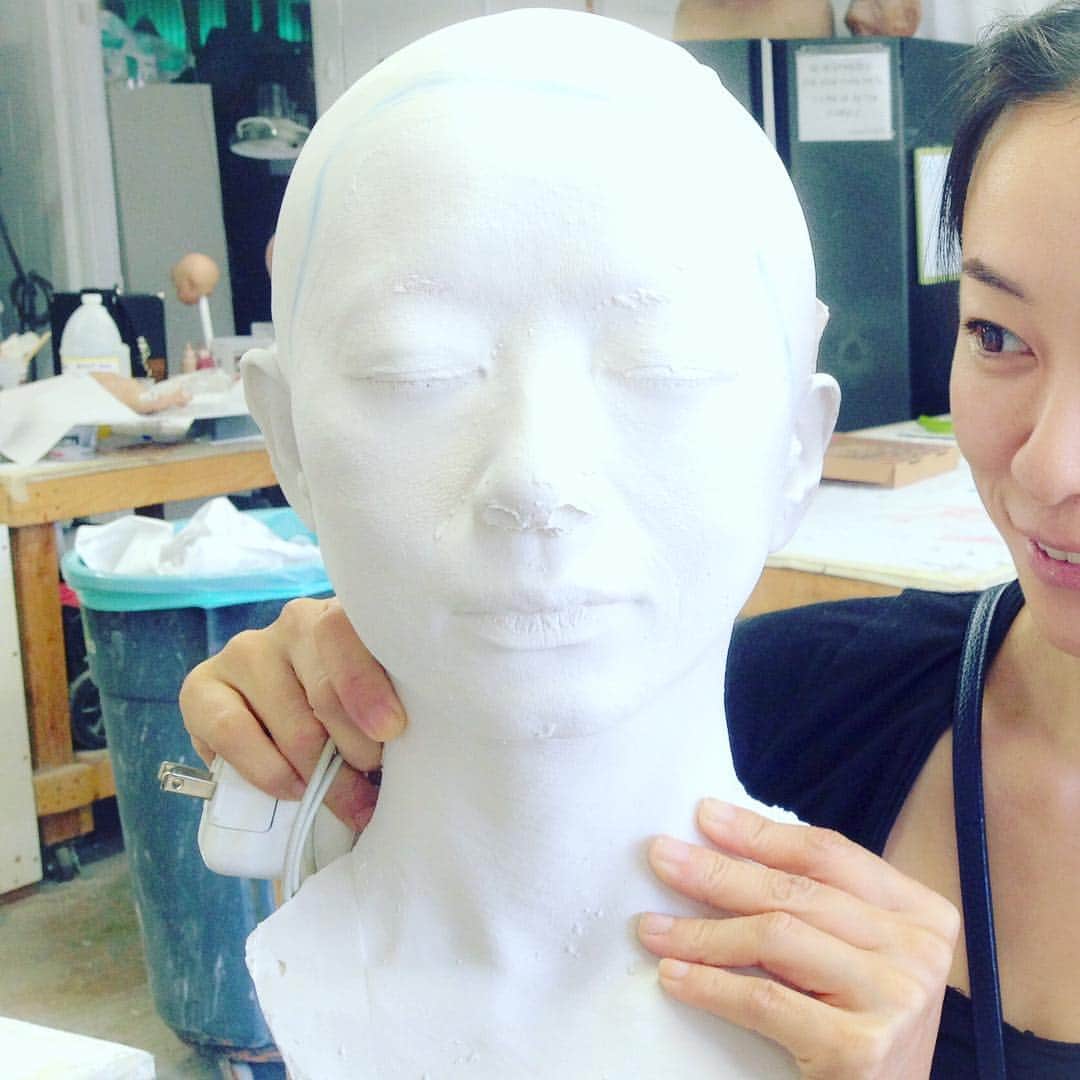 裕木奈江さんのインスタグラム写真 - (裕木奈江Instagram)「オスカーのニュースを見ていて思い出した、#twinpeaks のNaidoの特殊メイクの顔型取り。 固まるまでの間鼻の穴から2本のストローで息をしていました。」3月6日 4時17分 - nae_yuuki
