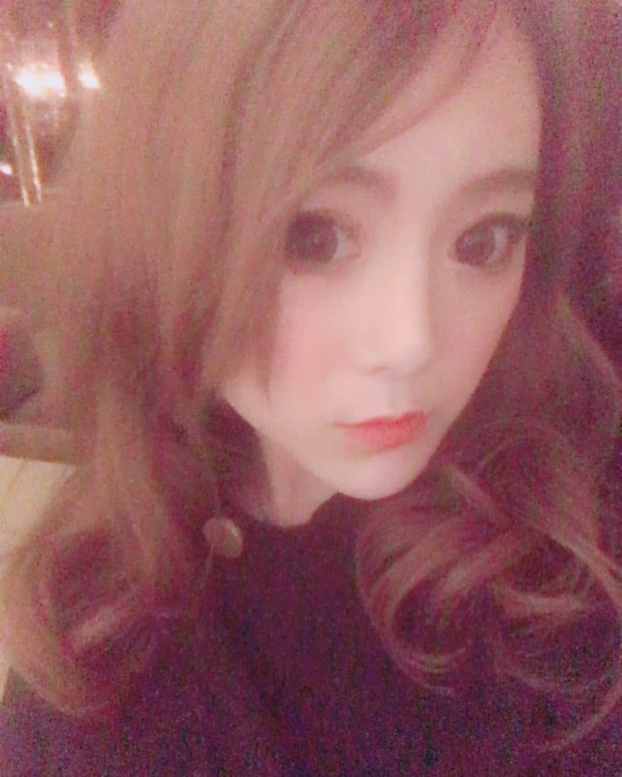 麻生唯のインスタグラム：「またもや、風邪😢😢 声でーへん😢！ 明日から仕事！‪‪💦‬ 最近韓国アイドルにはまってます❤笑 バンタンいいね😘😘 最近又感冒了… 明天就开始工作了  最近刚开始做韩国明星迷 BTS最棒😘哈哈  #BTS #感冒」