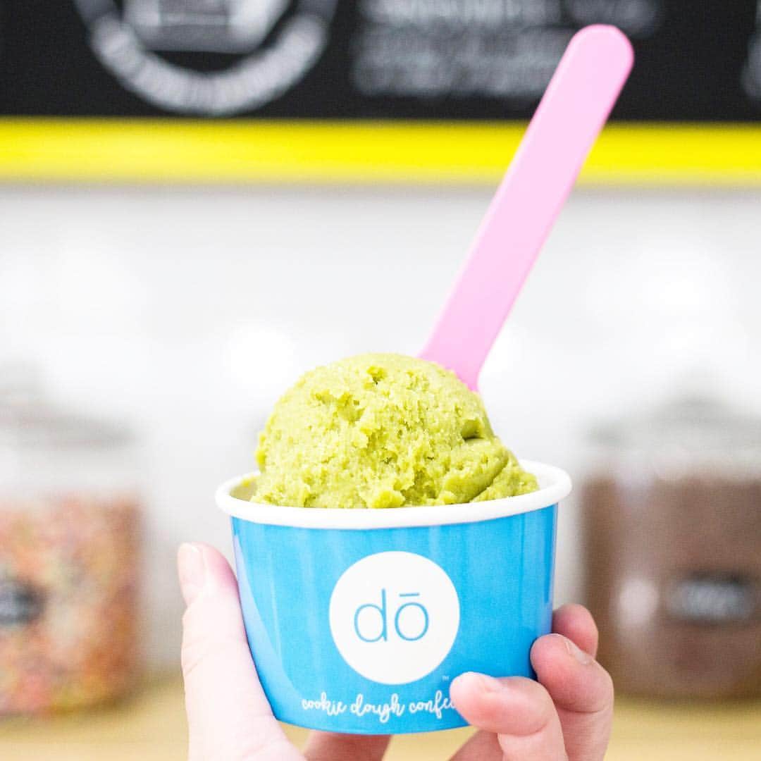 PANATĒAのインスタグラム：「Sooo white chocolate matcha cookie dough for lunch anyone? We’re so pumped to announce our collab w @cookiedonyc, it’s the ultimate #MATCHAEATS」