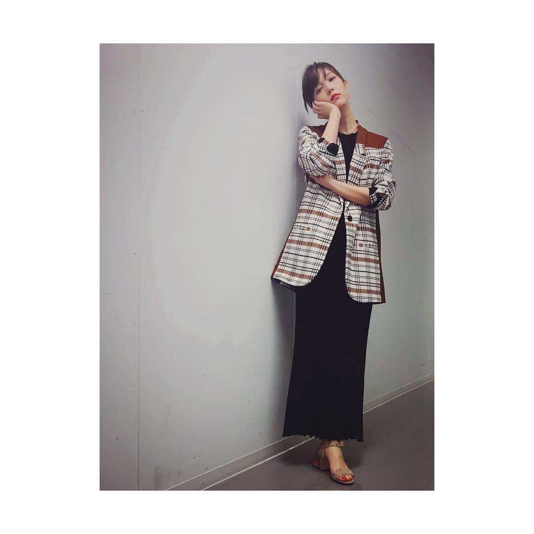 本田翼さんのインスタグラム写真 - (本田翼Instagram)「🤷🏼‍♀️ モデルの雰囲気出してるね〜」2月10日 13時58分 - tsubasa_0627official