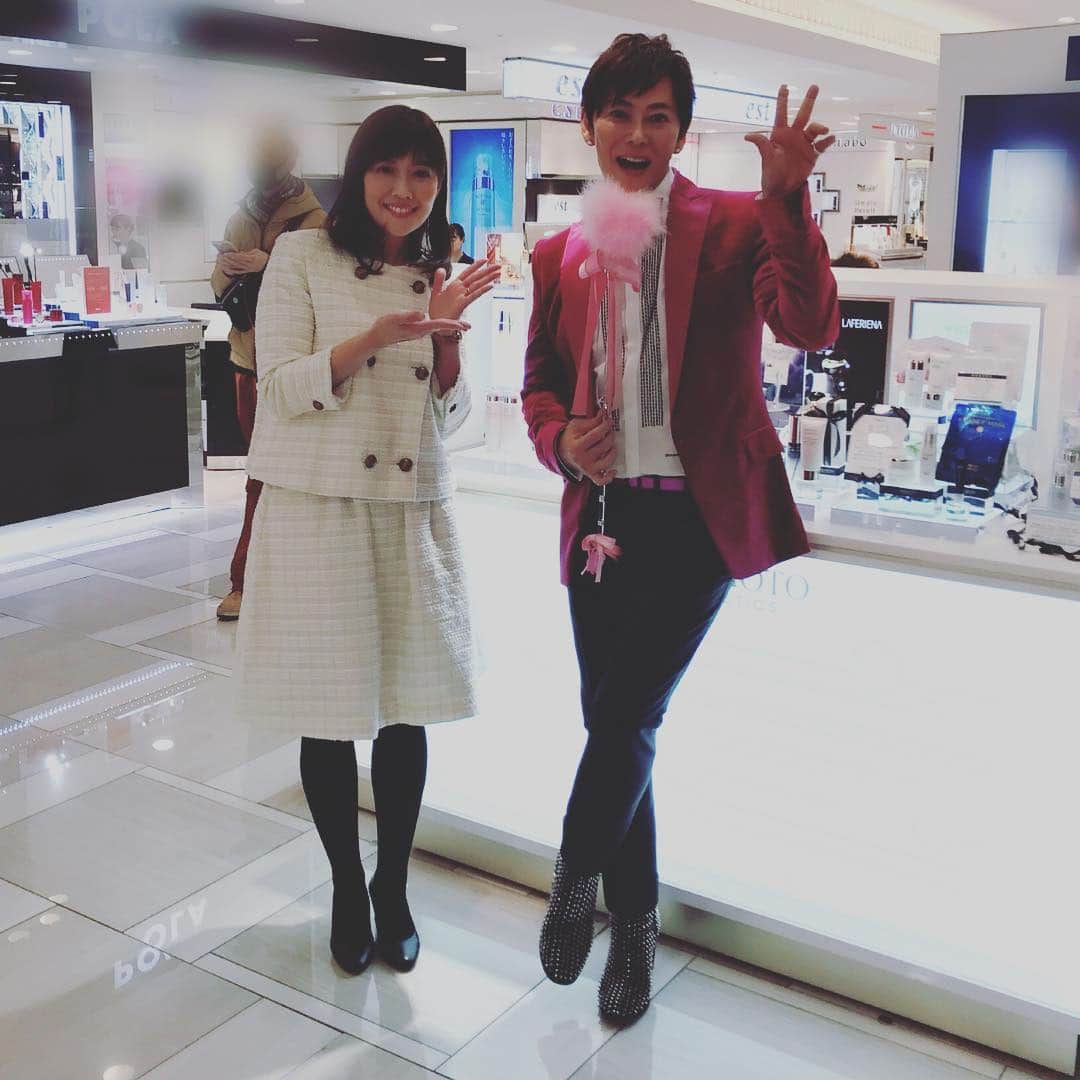 海保知里さんのインスタグラム写真 - (海保知里Instagram)「今日はミキモトコスメティックスさんのお仕事で植松晃士さんとイベントでした！久しぶりにお逢いできて嬉しかったのでした♡♡ #植松さんのポジティブパワーに元気をもらいました #ナイスなお客様 #海保知里 #ミキモトコスメティックス #真珠の成分を凝縮させた化粧品ラインナップ #トークショー #植松晃士 さん #ありがとうございました」2月10日 16時33分 - chisato_kaiho