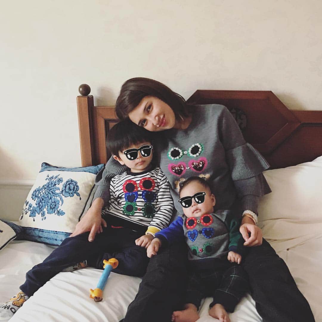 suika0601のインスタグラム：「おしょろい👩🏻👦🏻👶🏻💓#matchingoutfits #momandsons #boysmom #おそろい #親子コーデ #chesty」
