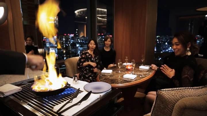 Table 9 TOKYO のインスタグラム：「【Reception Movie】 グランドオープン前のレセプションの動画公開！ STEAK & GRILLの魅力をぜひご覧ください！ （※映像内の演出と実際のご提供メニューには一部異なる点がございます。ご了承ください。） #table9tokyo  #東京の夜をエキサイティングに #steak #grill」