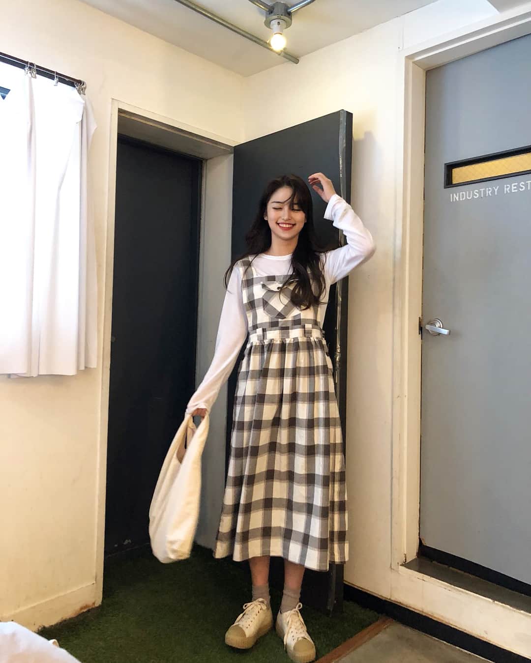 カン・ギョンミンさんのインスタグラム写真 - (カン・ギョンミンInstagram)「원피쑤 귀여워서 씬이가 났다 ( ˊ̱˂˃ˋ̱ )」2月10日 23時06分 - kkmmmkk