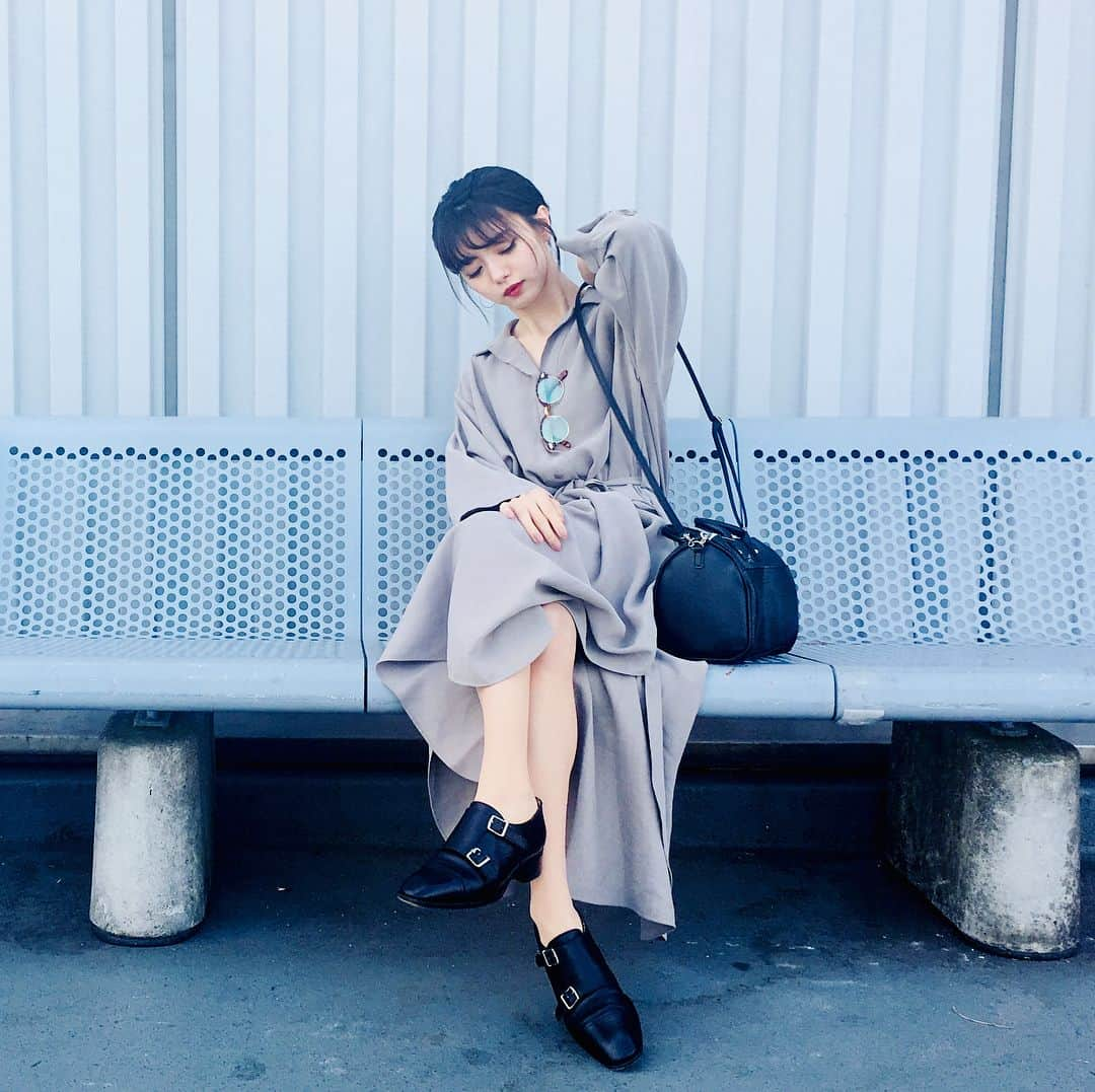 市川美織さんのインスタグラム写真 - (市川美織Instagram)「#ootd #みおり私服 one-piece⇨ #chacola  bag⇨ #kangol (ムック本ふろく) shoes⇨ #johnlobb (頂き物) 大人…？？」2月10日 23時36分 - miori_ichikawa