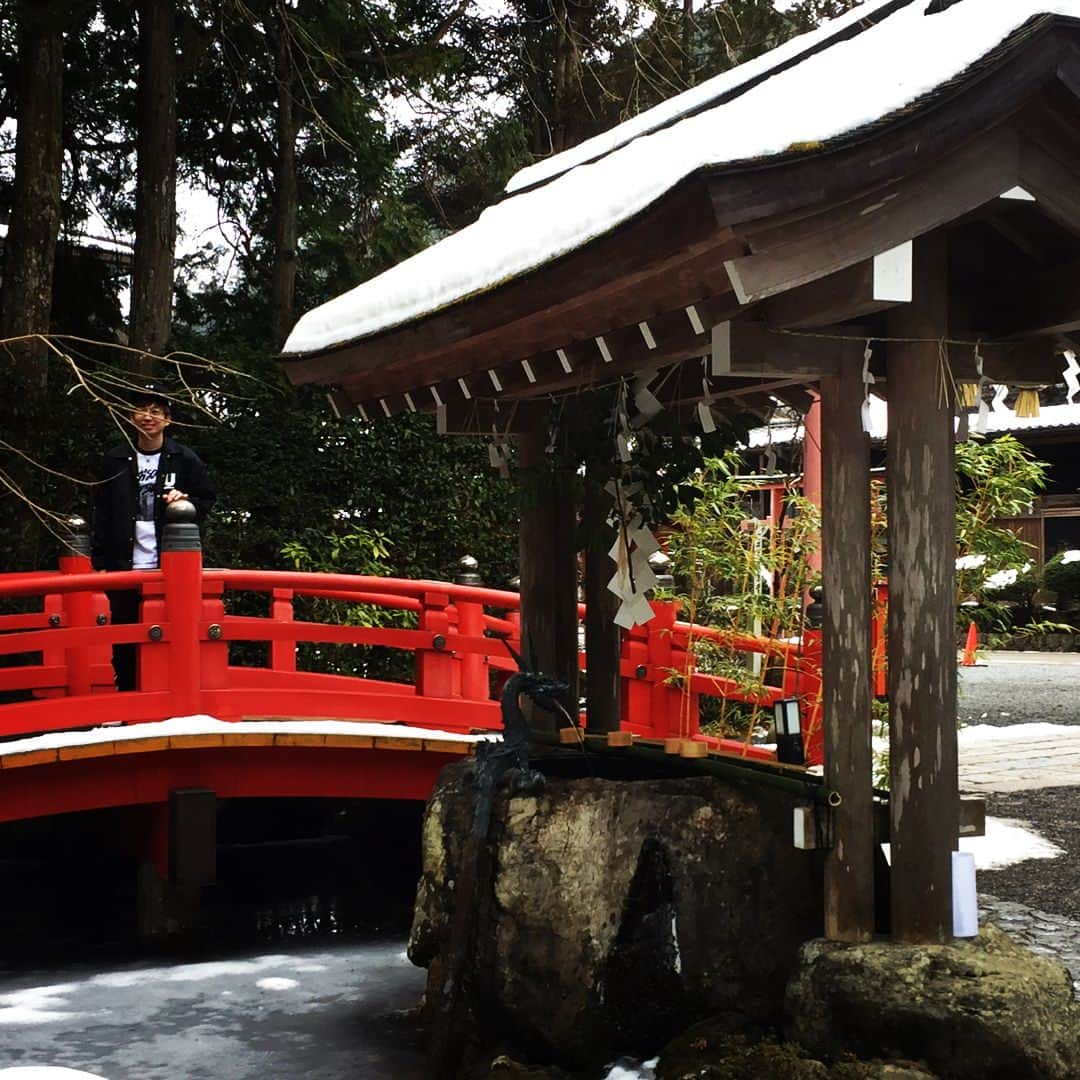 盛山晋太郎さんのインスタグラム写真 - (盛山晋太郎Instagram)「ゆずるさんに天河神社に連れていってもらいました！ パワー！温泉！カレー！  #岸和田の雪だるま #きしだるま  #天河神社」2月11日 14時47分 - morishimc