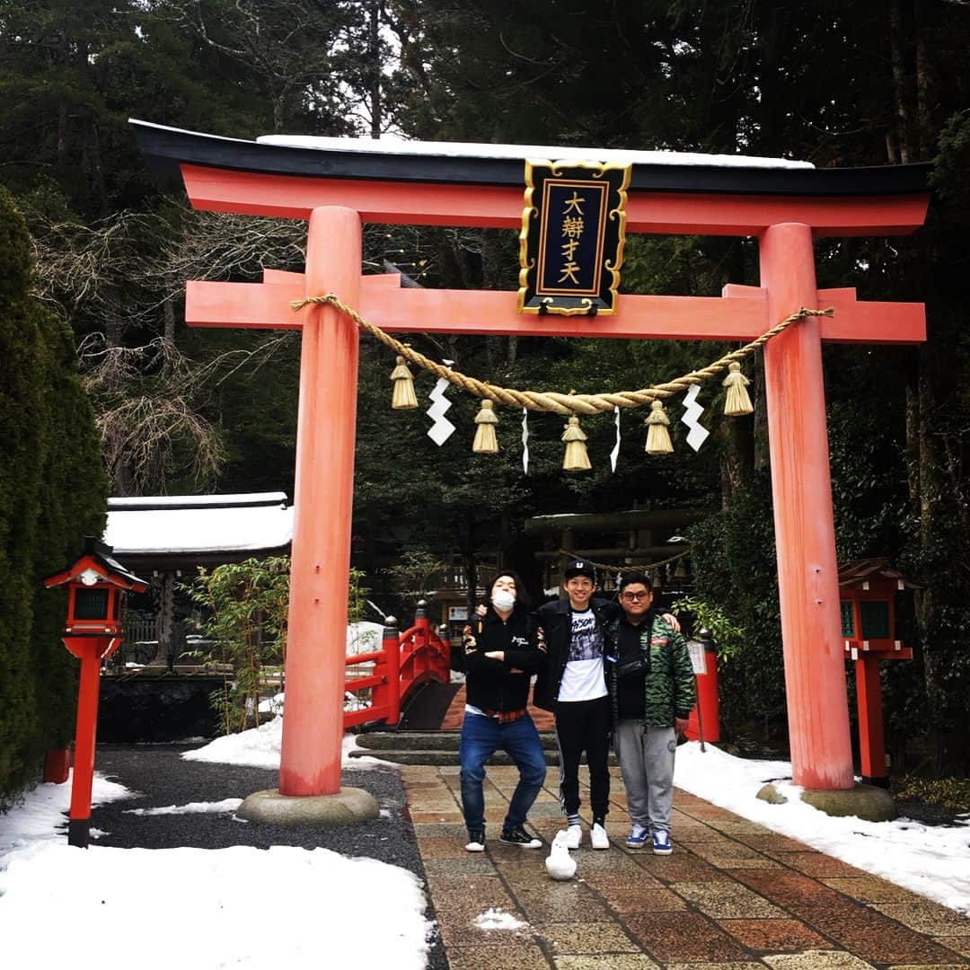 盛山晋太郎さんのインスタグラム写真 - (盛山晋太郎Instagram)「ゆずるさんに天河神社に連れていってもらいました！ パワー！温泉！カレー！  #岸和田の雪だるま #きしだるま  #天河神社」2月11日 14時47分 - morishimc