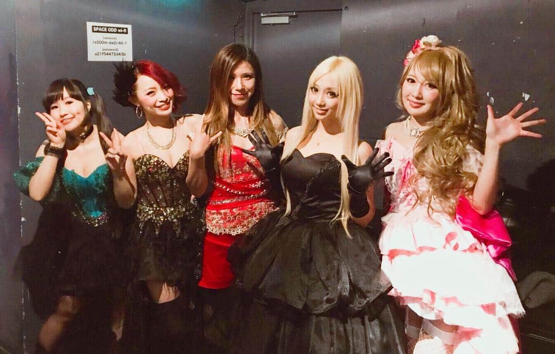 Marinaさんのインスタグラム写真 - (MarinaInstagram)「Realdious💚💛❤️💙💗 . 2日目もたのしもー💃 よろしくね✌︎ . . #Aldious #アルディアス #Japan #girlsband #music #instadaily #dress #hair #show #代官山spaceodd」2月11日 9時40分 - aldiousmarina