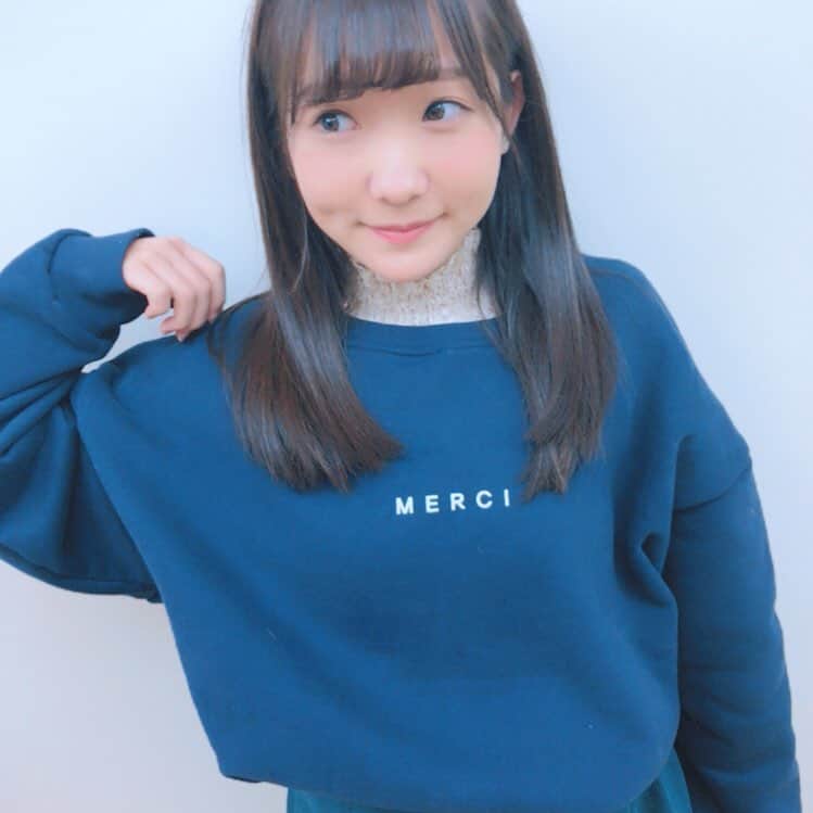 夏川愛実のインスタグラム：「昨日の私服は#アネモネブーケ で買った服でした。 中のひらひらは#rivetandsurge 好きな服屋さんたち（´-`）.｡oO」