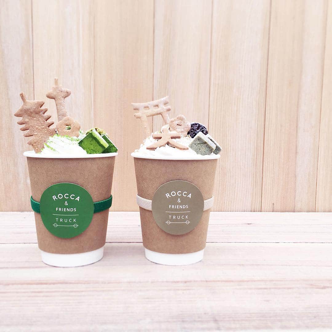 のインスタグラム：「インスタ映えばっちりなラテが登場😍 ROCCA&FRIENDS TRUCK🍁 📍京都府京都市東山区八坂上町370 9:00am〜6:00pm 〜¥999 photo by @st__blue  @accoriyneeeee」