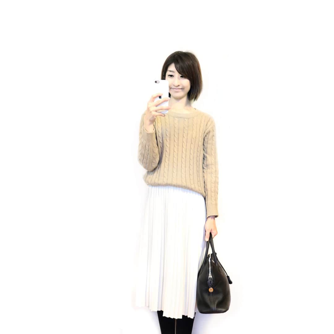 のインスタグラム：「ootd🌿 More details will be onblog 💋 . #titivate #titivatestyle #bolide #ボリード #ボリード31 #hermes #エルメス #いつコ #styleinspiration #styleblogger  #fashionaddict #fashionblogger #mineby3mootd  #ootdmagazine #r_fashion #kurashiru #locari #ママファッション #休日コーデ #カジュアルコーデ #sweetfashion #mery #womenwithstyle #4yuuu #4meee #kaumo_fashion #mery #ootd_kob #tokyocameragirls」