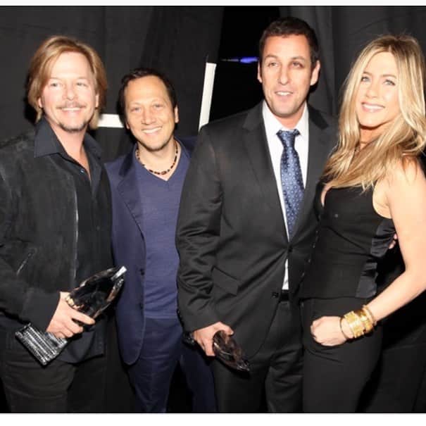 デヴィッド・スペードのインスタグラム：「Happy birthday to the gorgeous Jennifer A.  Not happy birthday to the two duds between us. This was when she gave us an People Choice award for grown-ups  Oh did hear applause? A few people remember grown-ups? Thank yewwwww」
