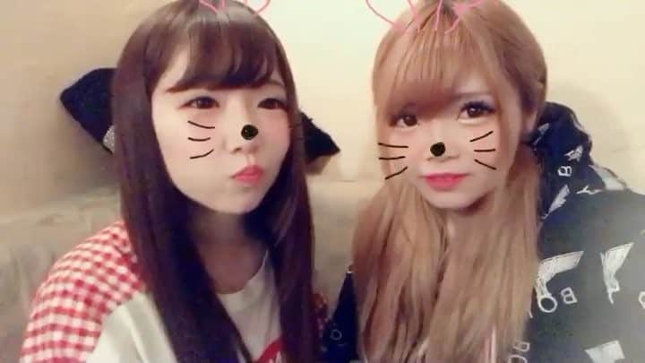 愛須心亜のインスタグラム：「今日から働けるBARが地元の中学の子の紹介で見つかりました！ . ぜひお酒好きな方、会いに来たいと思ってくれる方はメッセージください！ . 場所は歌舞伎町です🌟 .」