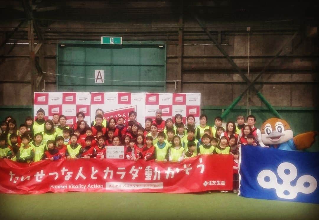 福西崇史さんのインスタグラム写真 - (福西崇史Instagram)「今回は大阪✨ 住友生命のスミセイバイタリティアクションで親子サッカーをしてきました⚽️ 大阪府のゆるキャラ「もずやん」も参加🤩  やっぱりサッカーの力って凄いな〜😊😊😊 #住友生命 #親子 #サッカー #大阪 #もずやん #笑顔 #福西崇史」2月12日 12時58分 - takashi_fukunishi