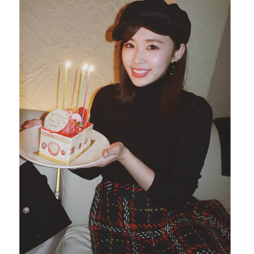 藤川沙弥さんのインスタグラム写真 - (藤川沙弥Instagram)「大好きな安里と朝香がお誕生日会 してくれましたっ🎉😘🤭💋 美味すぎたお鮨dinner🍣に🎁や カナさんのサプライズも🎂😍 楽しくて幸せな時間🤤💖 ありがとうっ😣💋love!! . . . #mybd#bd#happy#love #thankyou#bff#myfriends #20180123#お誕生日 #幸せ#ありがとう#だいすき♡ #셀카#셀피#셀스타그램#친스타그램」2月12日 16時47分 - s_a_y_a_p_i