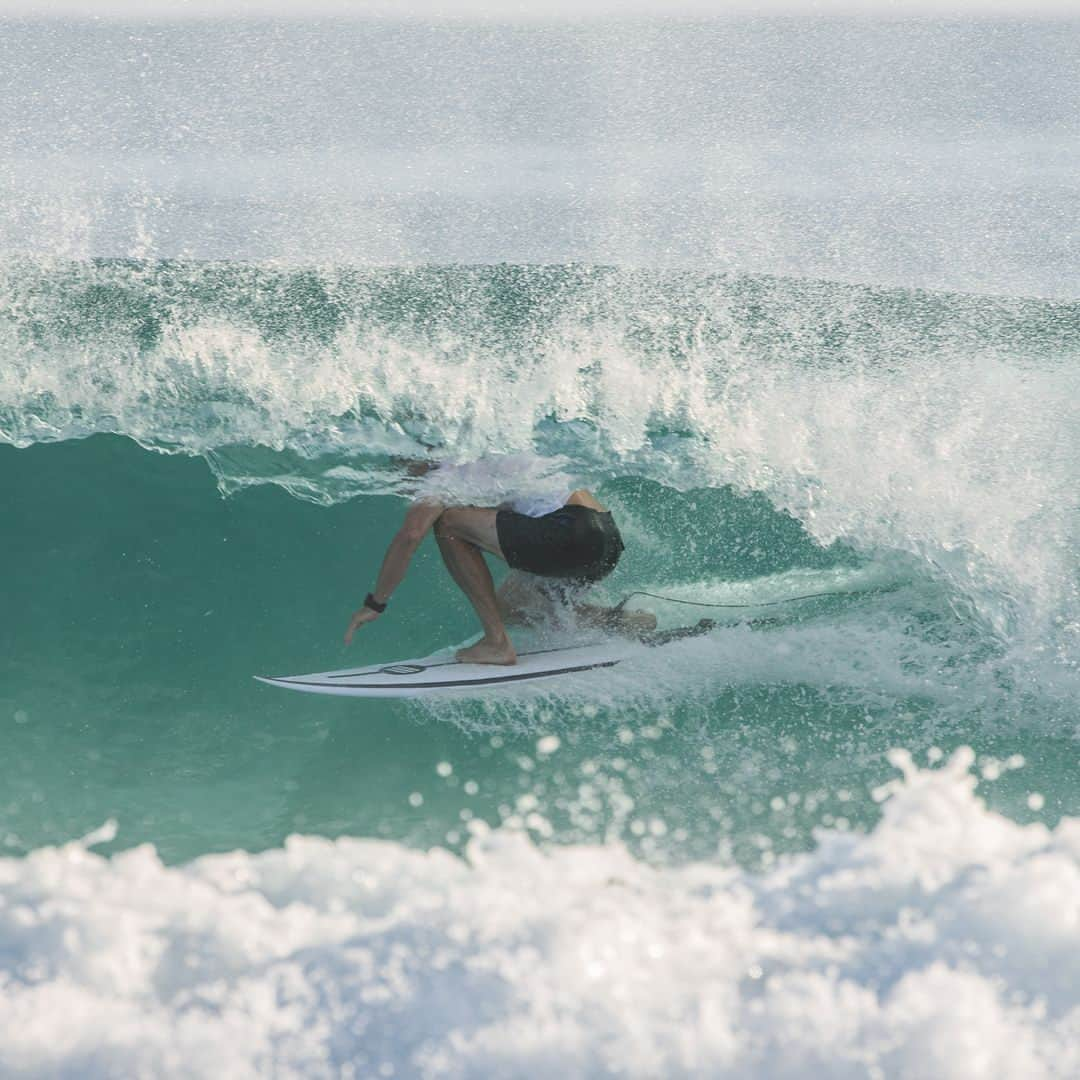 クリス・ヘムズワースさんのインスタグラム写真 - (クリス・ヘムズワースInstagram)「Probably didn’t make it outta this but nobody will ever know because the last frame was destroyed 👌@emerysurfboards 📷@_mackmedia @australia @southaustralia」2月12日 21時09分 - chrishemsworth