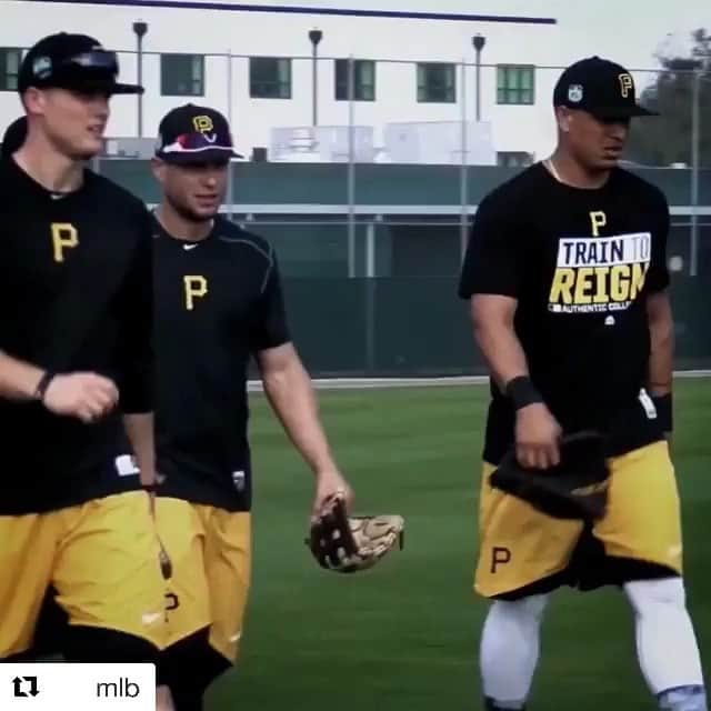 ホセ・オスナのインスタグラム：「#Repost @mlb (@get_repost) ・・・ Tell a friend: ⚾️ is back. @pittsburghpirates」