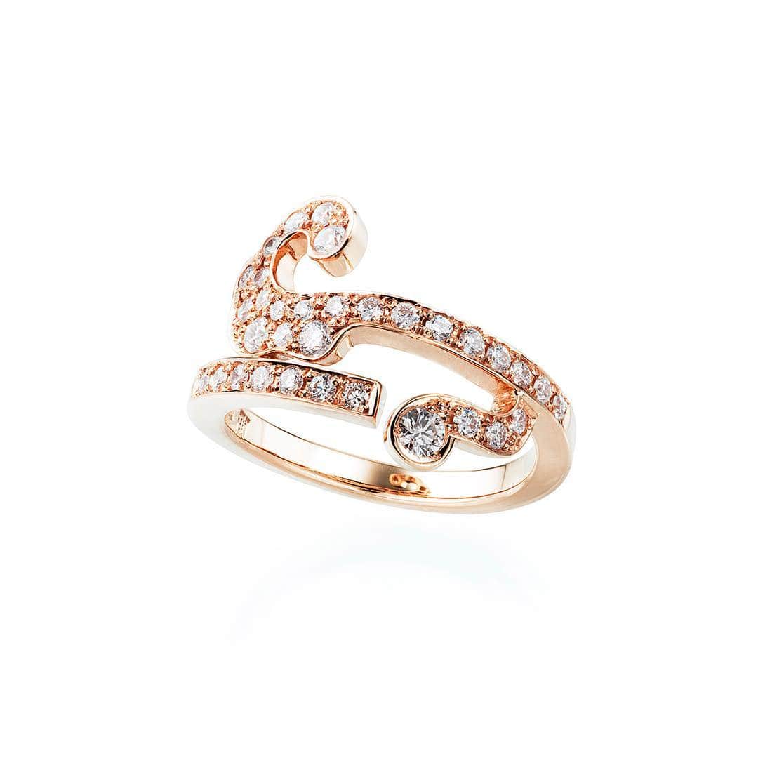NIWAKAさんのインスタグラム写真 - (NIWAKAInstagram)「Pink gold and diamond ring from our KARAHANA collection. The ivy pattern of this design represents life and eternal growth. #18kpinkgold #diamonds #redcarpet #niwaka #finejewelry #niwakacollections #俄」2月13日 8時17分 - niwaka_collections