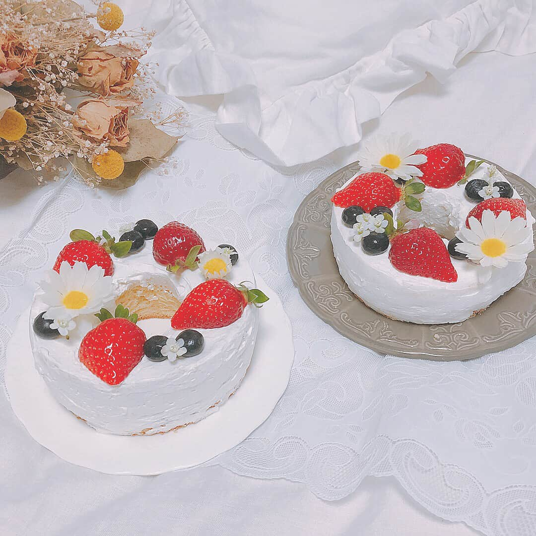 安中亜美さんのインスタグラム写真 - (安中亜美Instagram)「#valentine #amitwinsworld_cooking  1日早いバレンタインケーキ 🍰 友達と楽しく作ってハッピーなバレンタイン ❤️ みんなもすきな人に作ったんかな 🤤？ ・ #バレンタイン #バレンタインチョコ #バレンタインケーキ #お菓子作り #ケーキ #cake #シフォンケーキ」2月13日 12時10分 - amitwinsworld