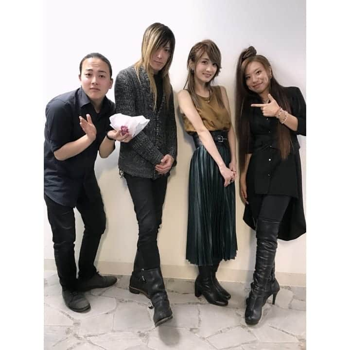 AYASAさんのインスタグラム写真 - (AYASAInstagram)「CHRONICLE TOUR Vol.1を一緒に作り上げてくれたバンドメンバーの皆様\(˙꒳˙ )/\(˙꒳˙ )/\(˙꒳˙ )/ ・ 個性的で魅力的すぎてメンバー紹介もいつもめっちゃ楽しい♥️ ・ ・ #chronicletour #東名阪ツアー  #完走 #完奏 #ツアーファイナル  #白金高輪seleneb2  #バンドメンバー  #浪岡健司郎 #北川遊太  #quorum  #渋谷有希子  #頼もしすぎる」2月13日 19時16分 - ayasa_doya