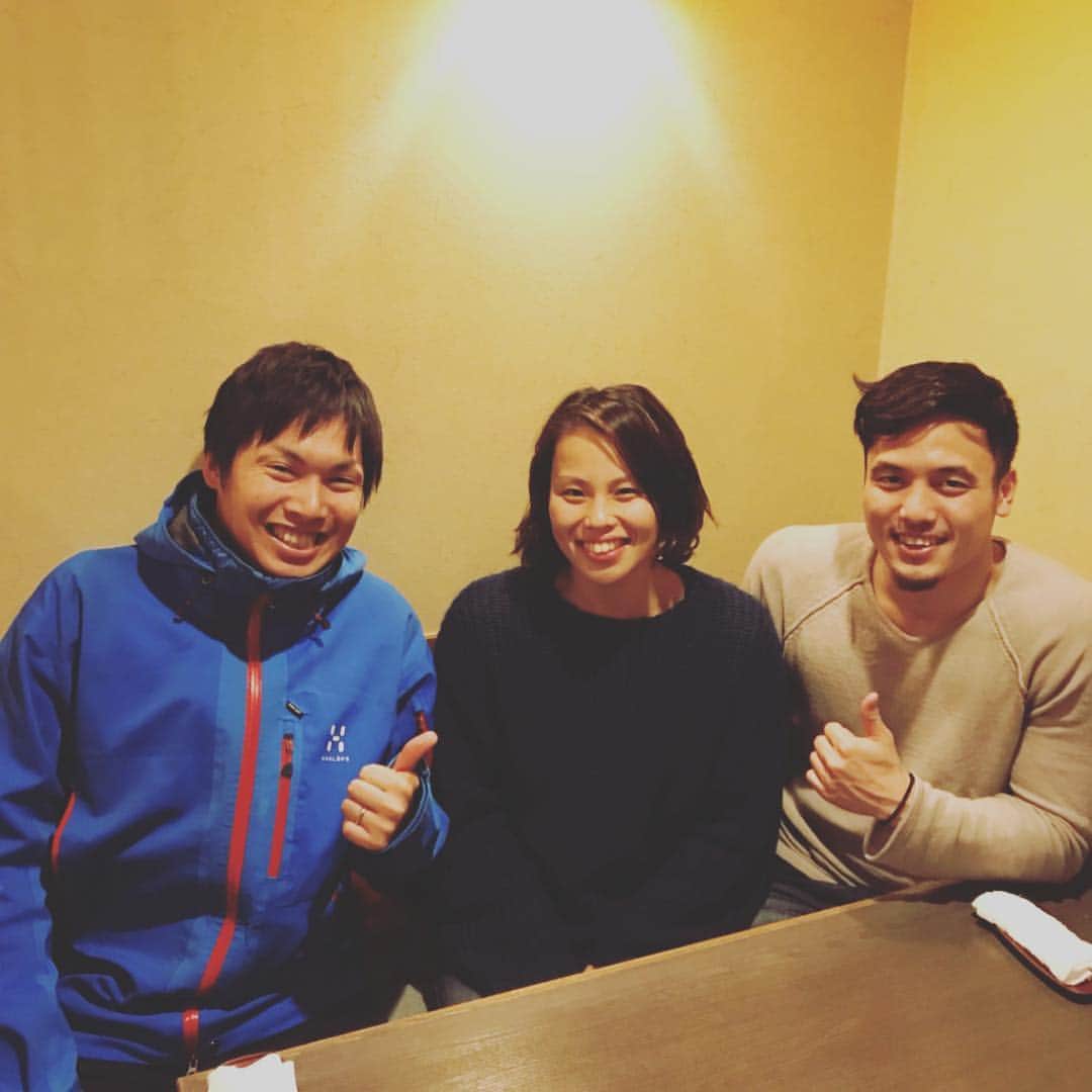 堀畑裕也のインスタグラム：「前日に誘ったにも関わらず快く来てくれる可愛い後輩たち🎵 立場は違えどお互い頑張ろう👍 @takeharu_f  @sakko.0420 #神奈川 #高津 #割烹 #新富 #日体大 #individualmedley #後輩達 #見た目はこども #頭脳も子ども #いつもありがとう」