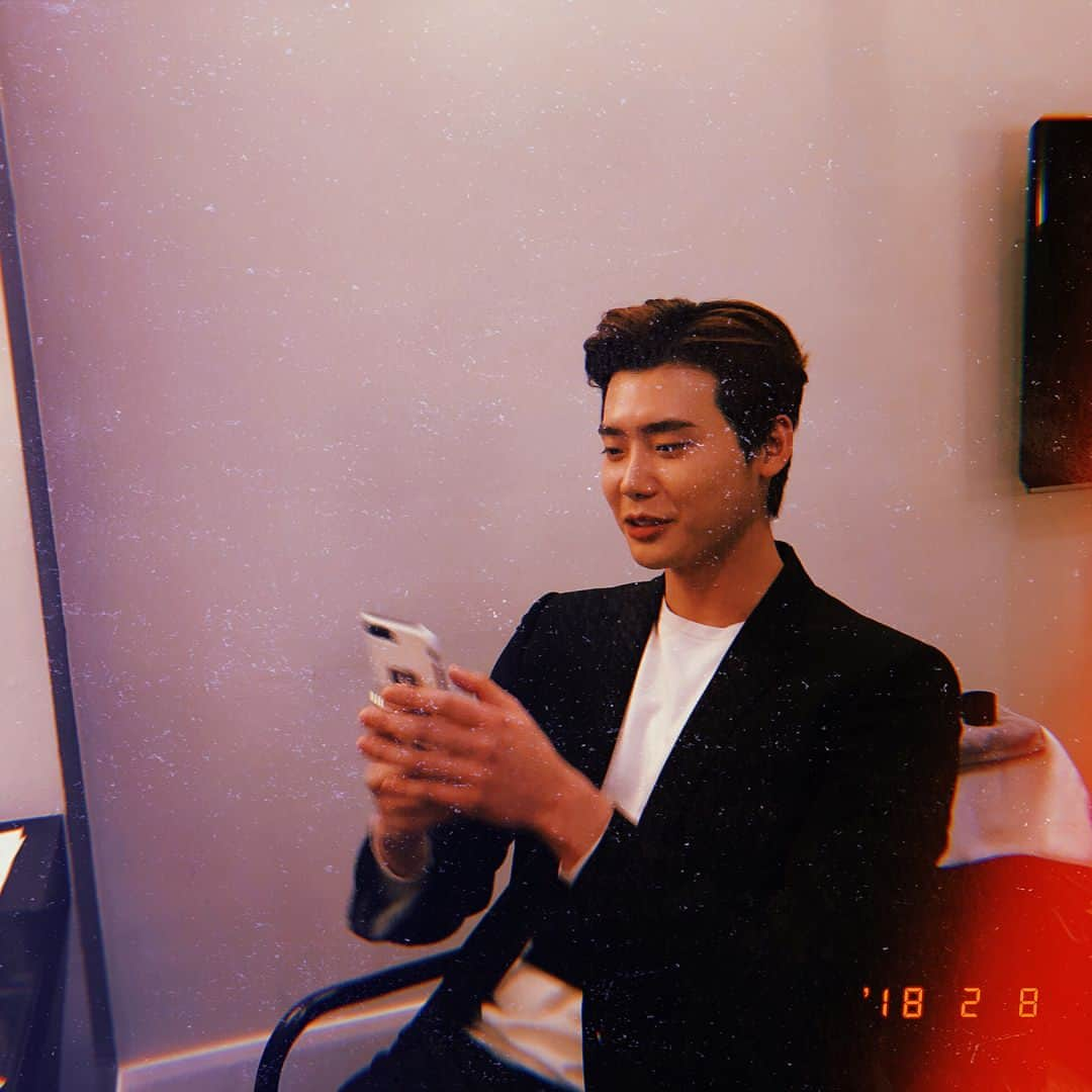 イ・ジョンソクさんのインスタグラム写真 - (イ・ジョンソクInstagram)「아..」2月13日 21時22分 - jongsuk0206