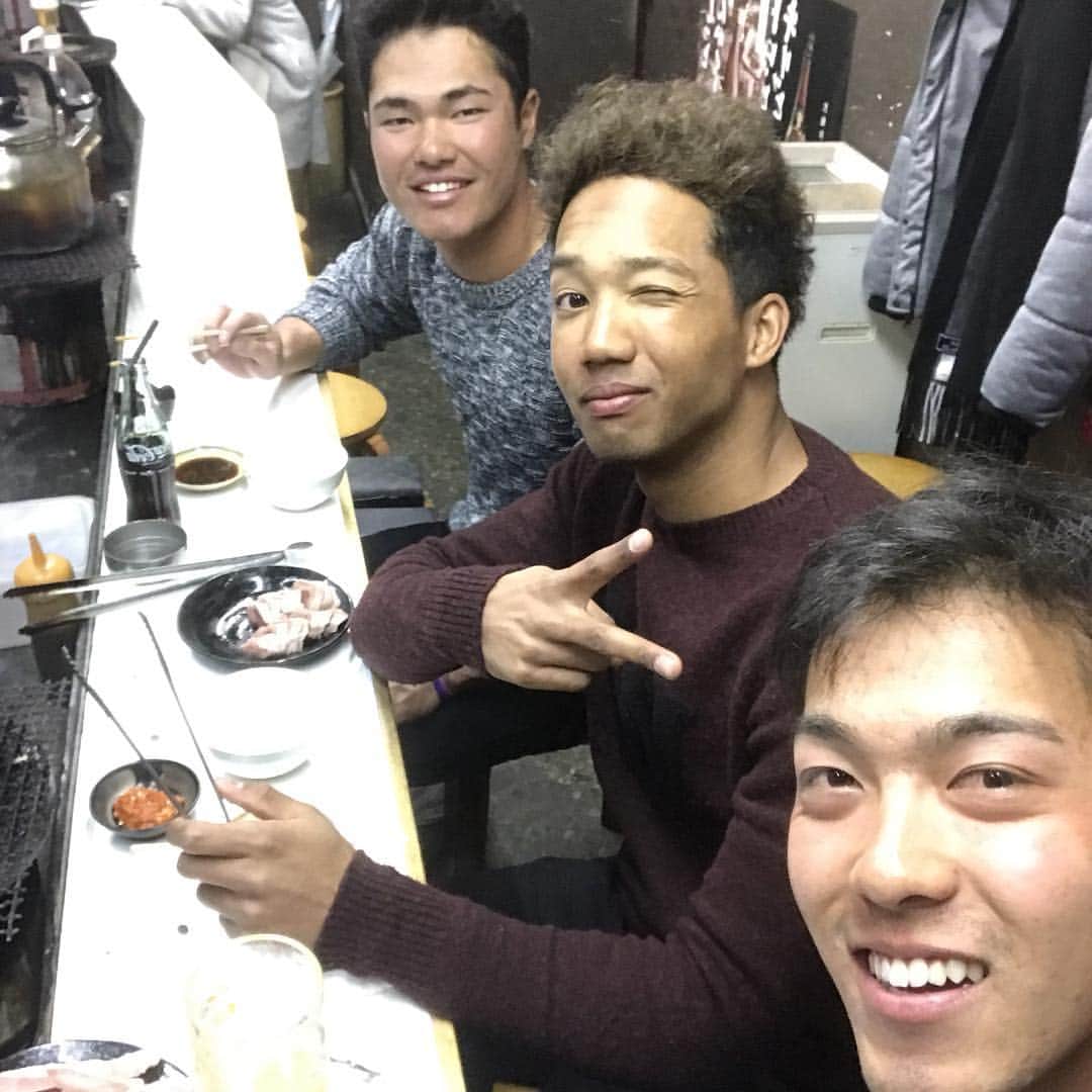 神戸文也のインスタグラム：「今日は宗と根本とご飯🍚 第3クールお疲れ様☺️ 残り3クール頑張ります⚾️⚾️」