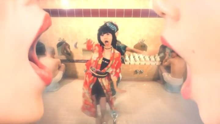 YANAKIKUのインスタグラム：「New Music Video!! ・・・ SPICE×YANAKIKUのコラボで「極楽湯〜トピア」のMVが完成！！ Full ver.→ https://youtu.be/LeuvBeOA7Ug #SPICE #YANAKIKU #銭湯」