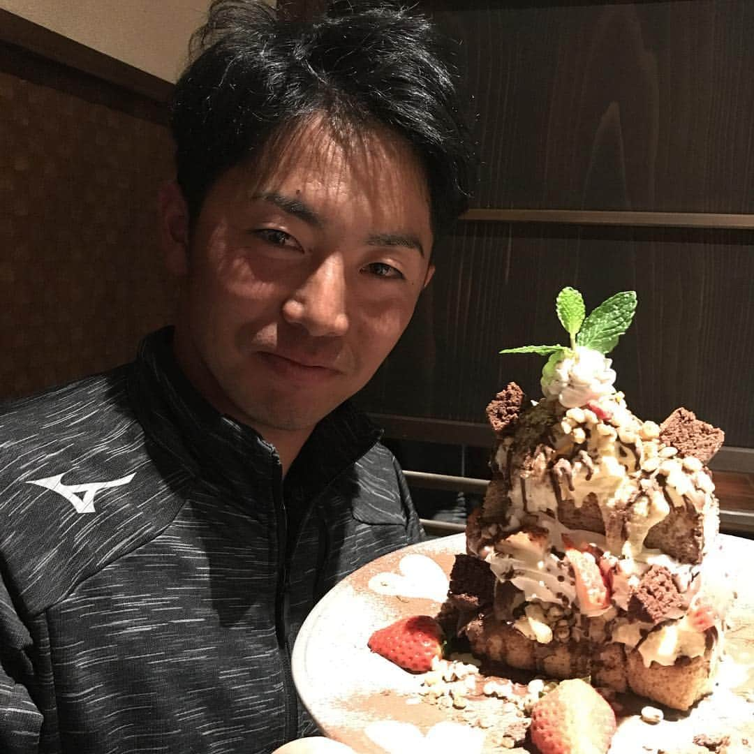 井野卓のインスタグラム：「#谷内くんとデート #谷内亮太  #インスタ映え #ヤクルトスワローズ  #大松尚逸  #井野卓」