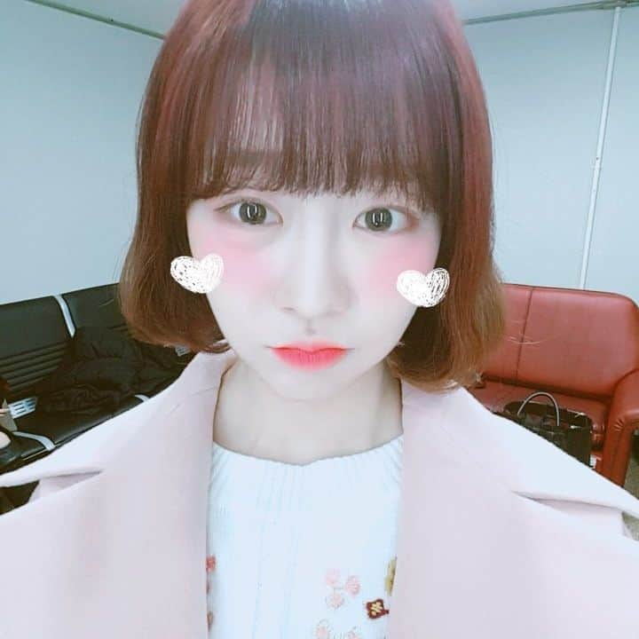 LABOUMさんのインスタグラム写真 - (LABOUMInstagram)「[#유정]♥HAPPY YUJEONG DAY♥ 다양한매력의 소유자! 라붐의 러블리 리더 유동이의 생일을 축하합니다!!!❤❤🎁🎀🎉🎉 항상 옆에서 함께해주는 라떼 사랑해요~~ #LABOUM #라붐 #유정 #HAPPY_YUJEONG_DAY」2月14日 0時05分 - officiallaboum